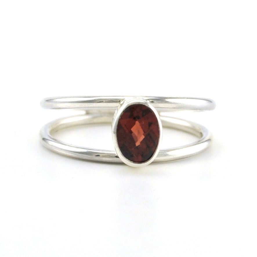 Sterling Silver Garnet 5x7mm Oval Ring
