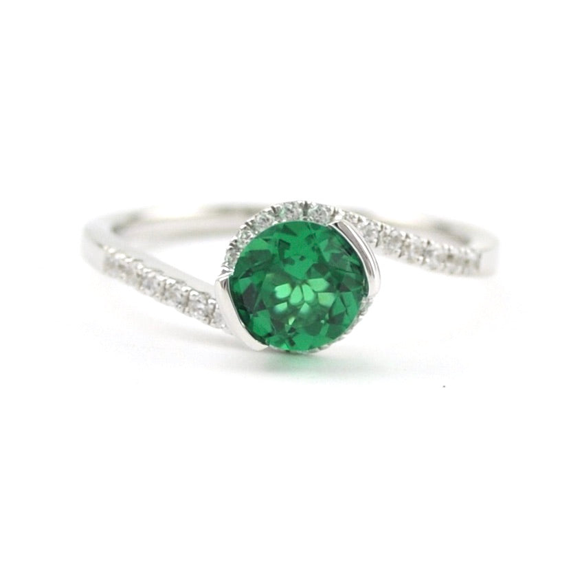 Sterling Silver Created Emerald .8ct CZ Swirl Ring Size 7 Sterling Silver Created Emerald .8ct CZ Swirl Ring Size 7