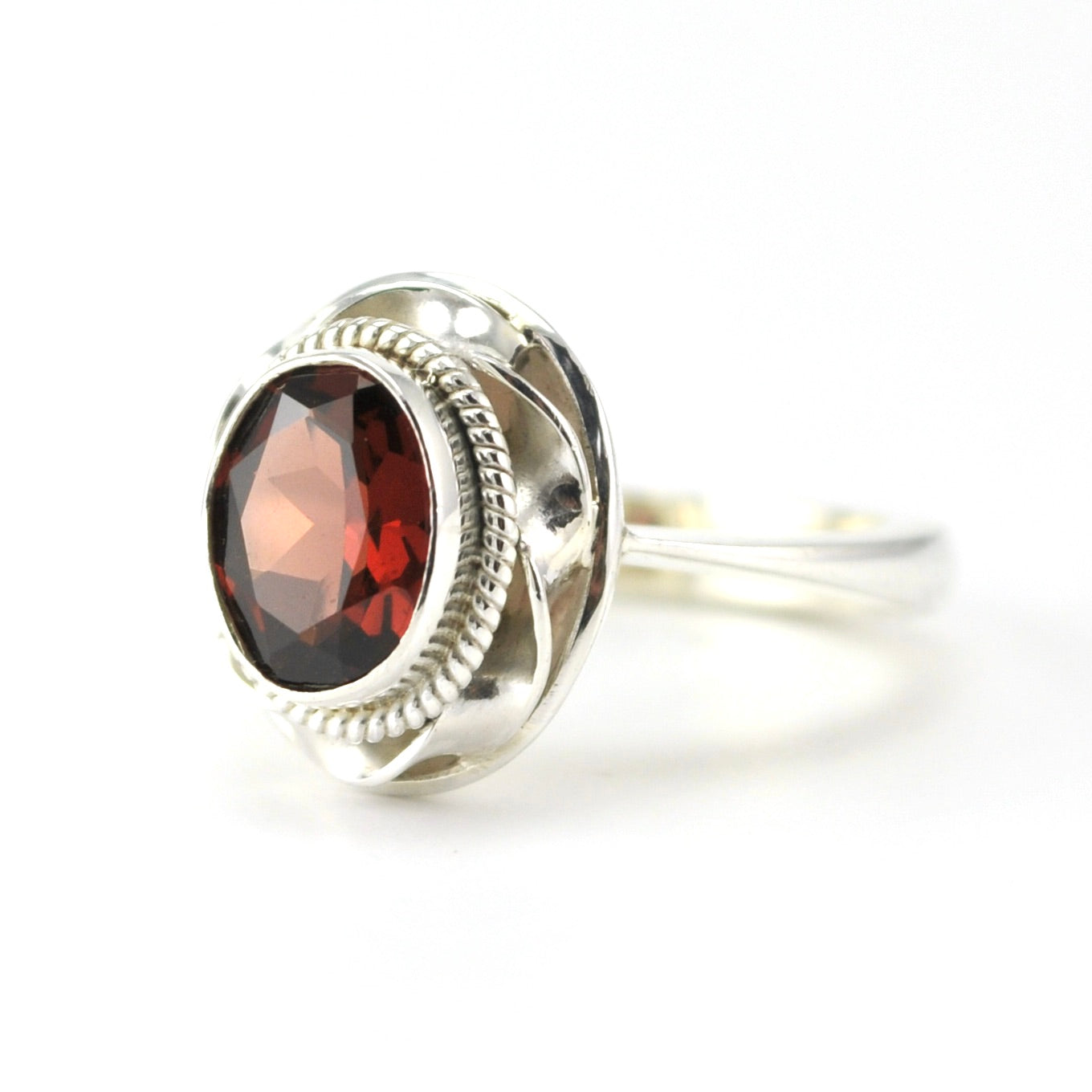 Sterling Silver Garnet 7x9mm Oval Ring