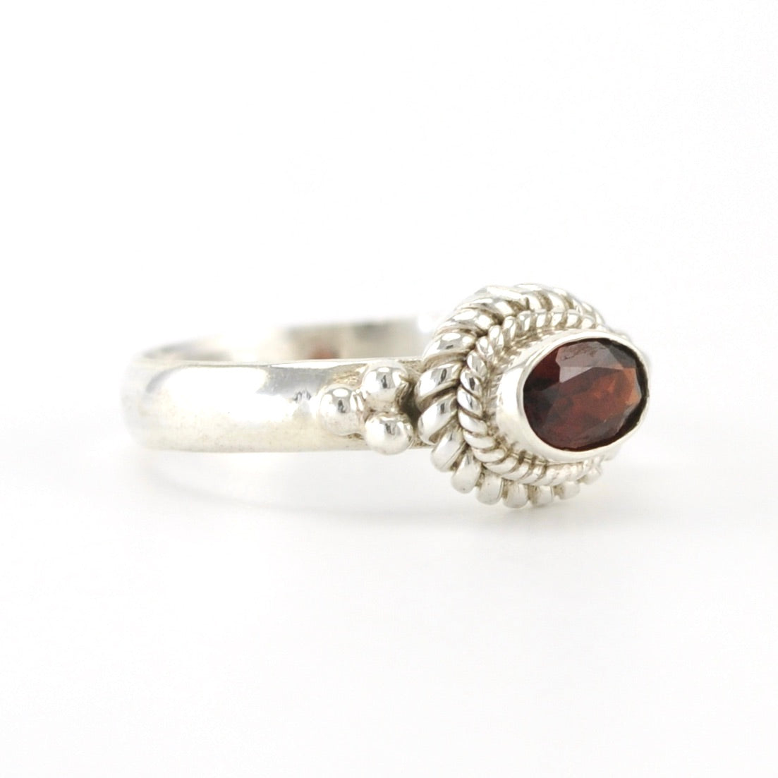 Side View Sterling Silver Garnet 4x6mm Oval Ring