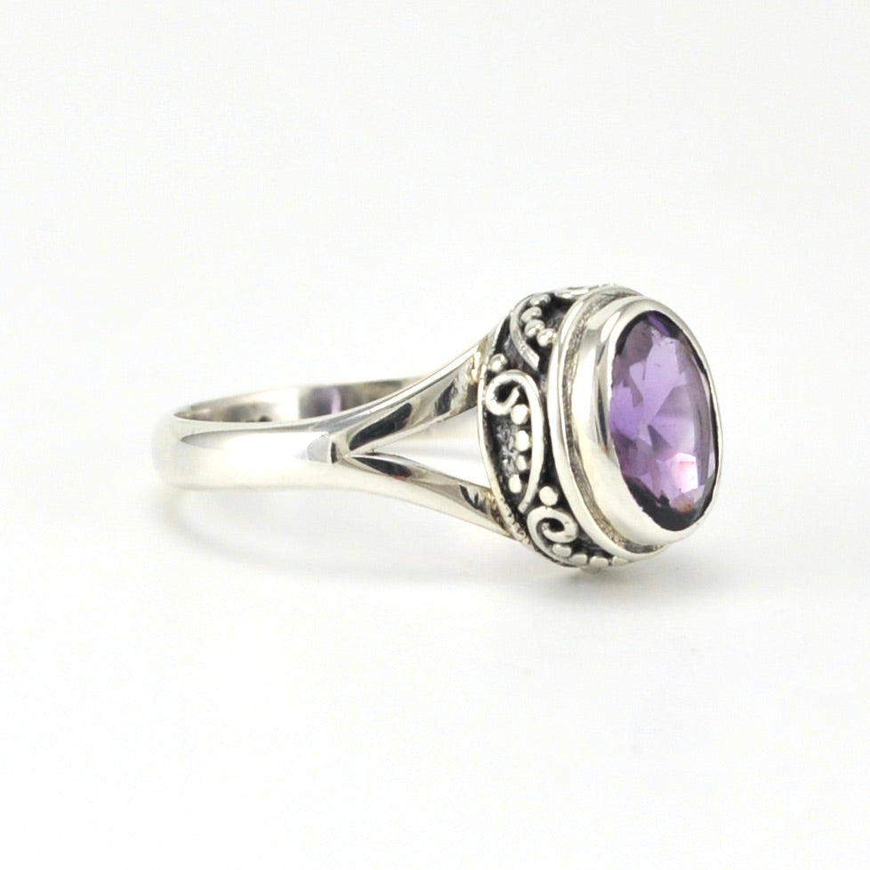 Side View Sterling Silver Amethyst 7x9mm Oval Bali Ring