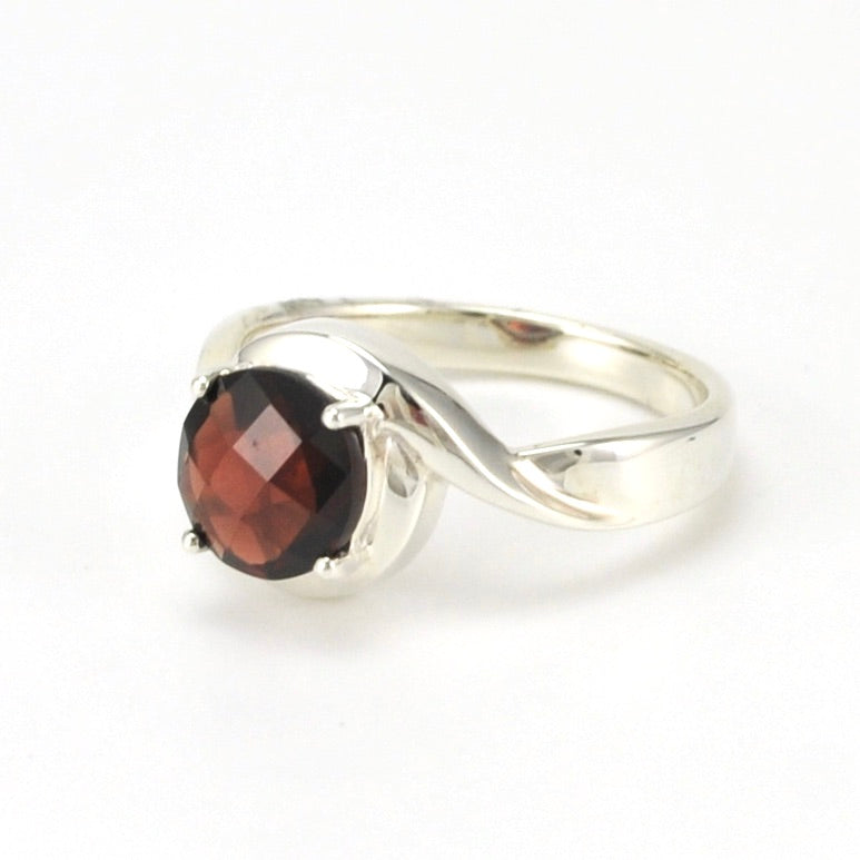 Alt View Sterling Silver Garnet 8mm Round Swirl Ring