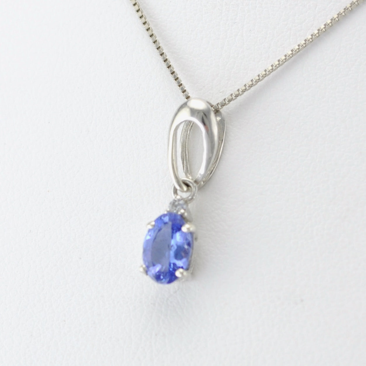 Side View Sterling Silver Tanzanite 1.2ct Diamond .03ct Necklace