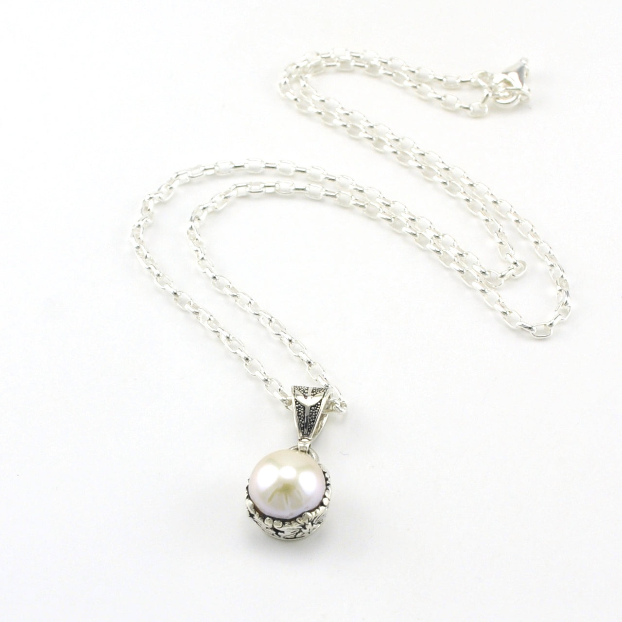 Sterling Silver White Pearl Flower Setting Necklace
