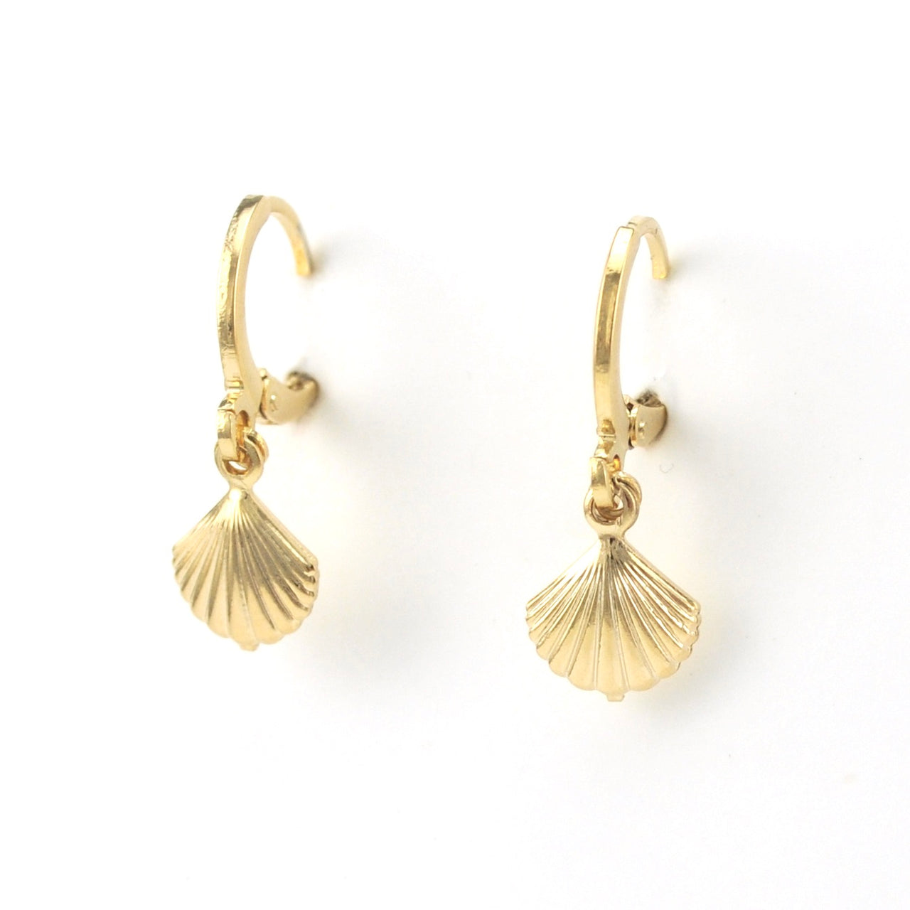 18k Gold Fill Clam Shell Huggie Earrings