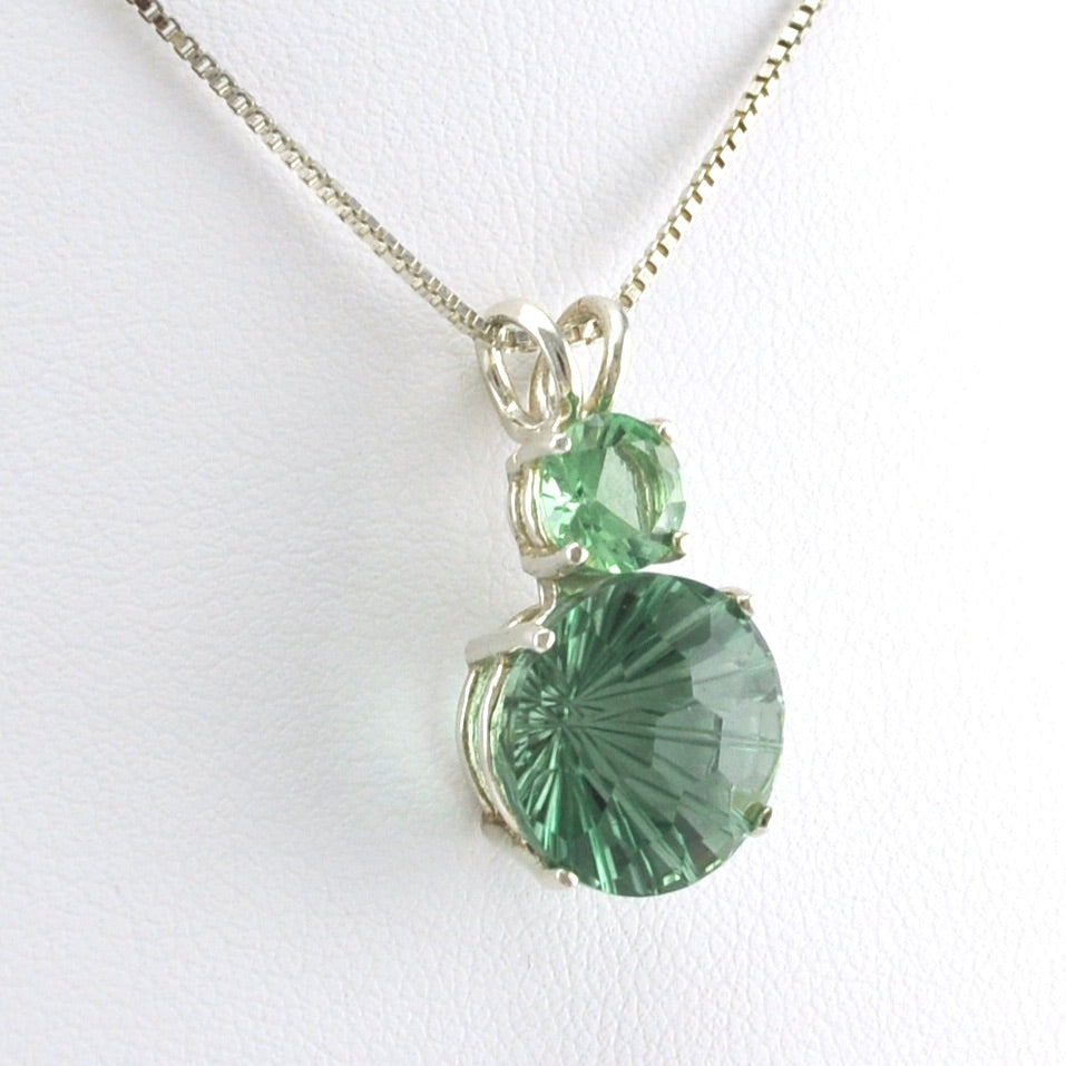 Side View Silver Green Quartz Green Obsidian Necklace