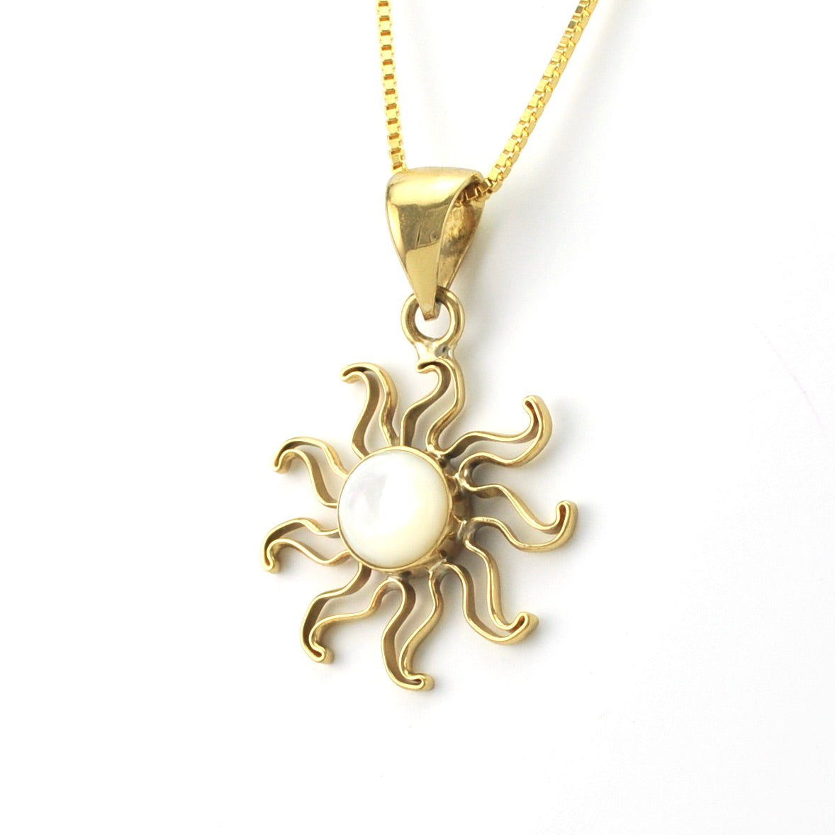 Alchemía Mother of Pearl Sun Pendant