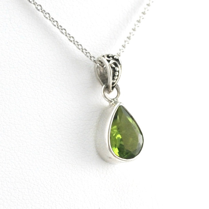 Alternate View Silver Peridot 7x10mm Tear Bali Necklace