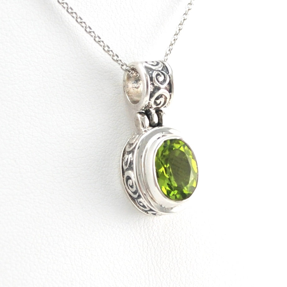 Alternate View Silver Peridot 7x9mm Oval Bali Scroll Necklace