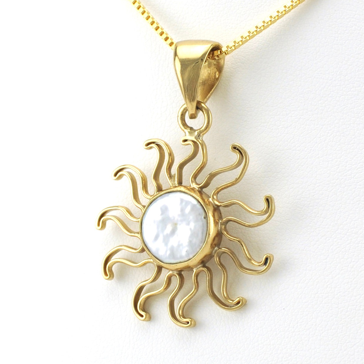 Alchemía Coin Pearl Sun Pendant