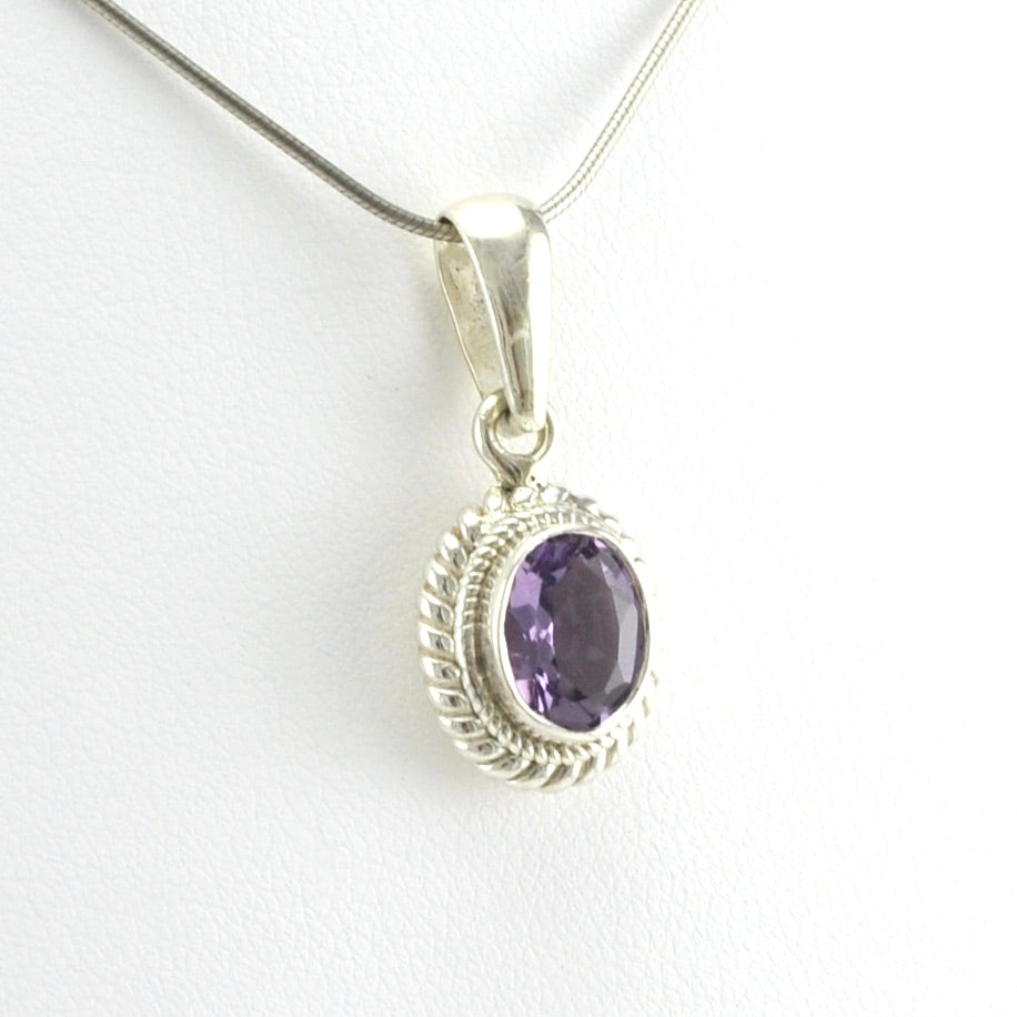 Side View Sterling Silver Amethyst 7x9mm Oval Pendant