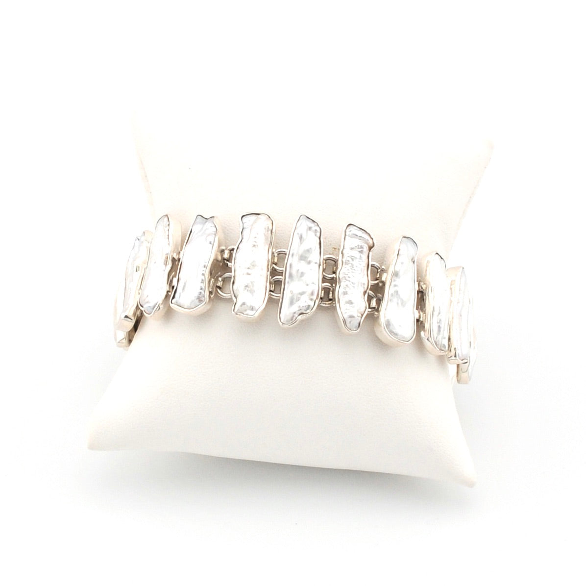 Close Up Silver Biwa Pearl Link Toggle Bracelet