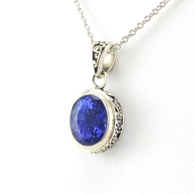 Side View Sterling Silver Tanzanite 7x9mm Oval Bali Necklace
