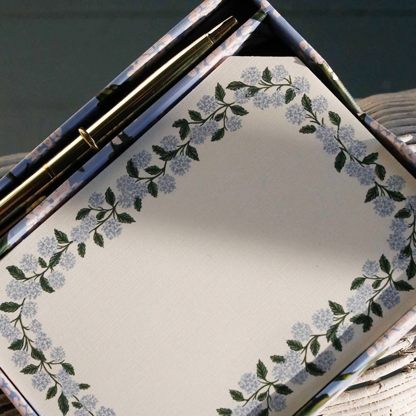 Day Light Hydrangea Note Writing Set
