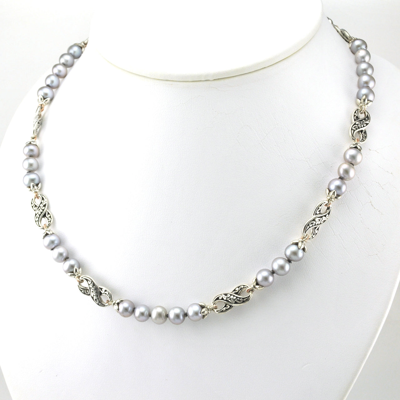 Side View Sterling Silver Grey Pearl Infinity Link 18 Inch Necklace