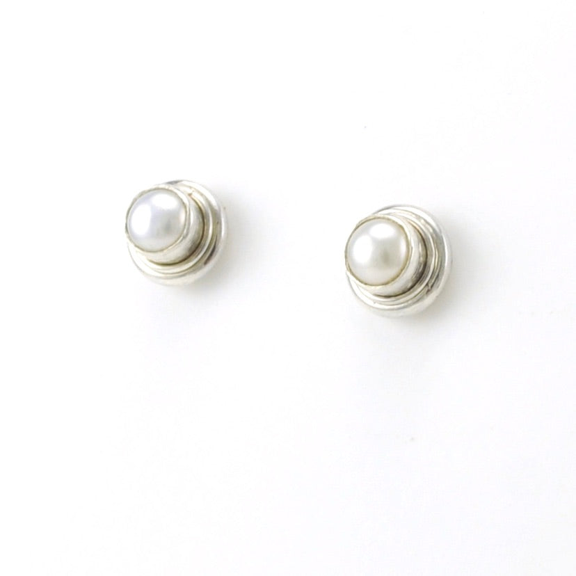 Sterling Silver Pearl 5mm Round Post Earrings