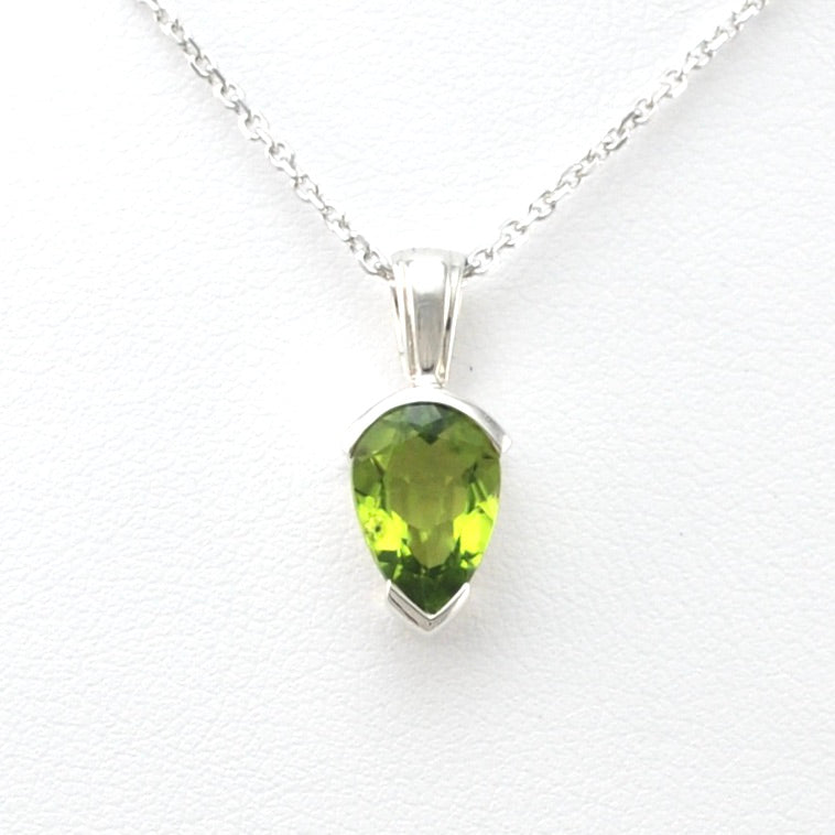 Front View Silver Peridot 7x9mm Pear Necklace