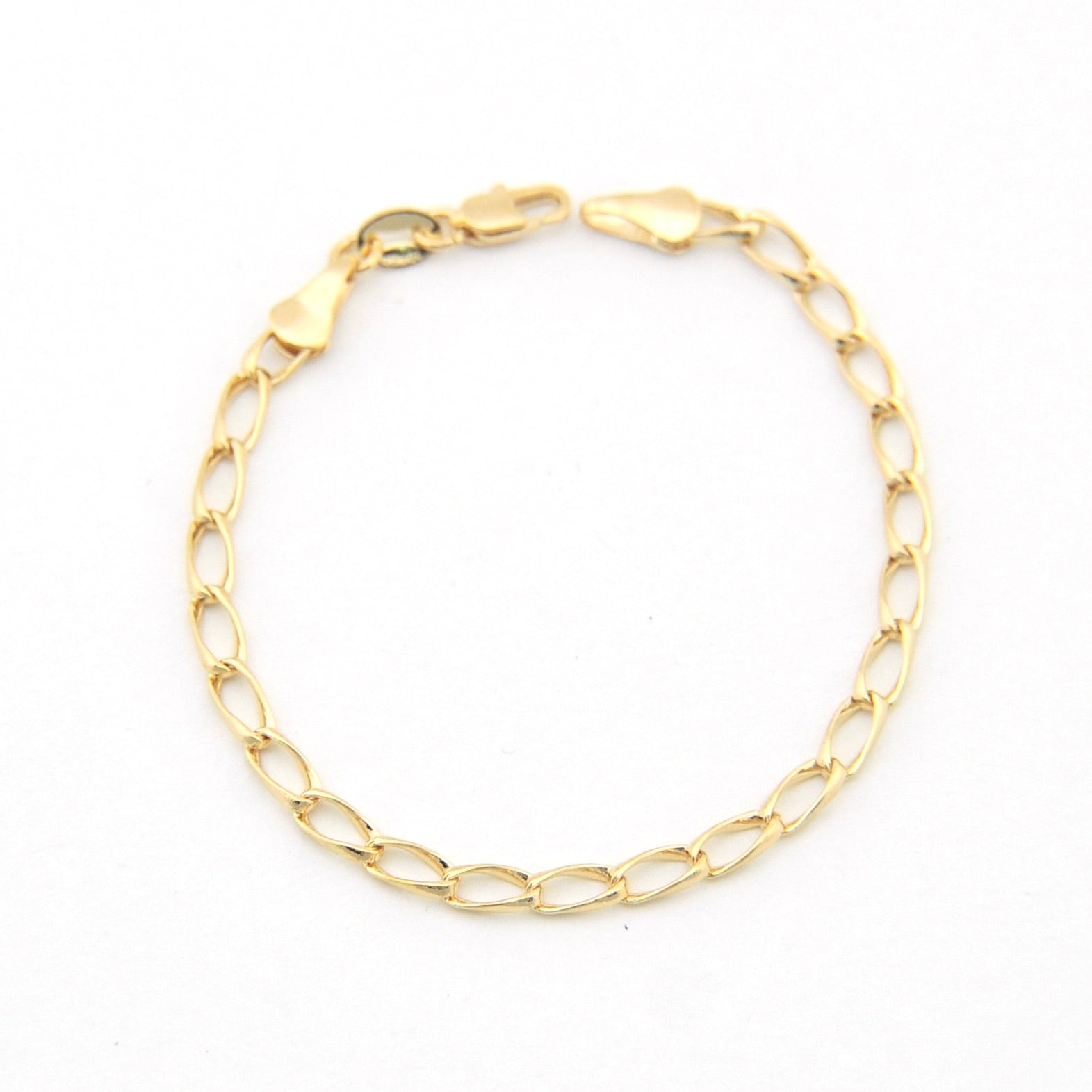 Gold Fill Oval Slight Twist Bracelet