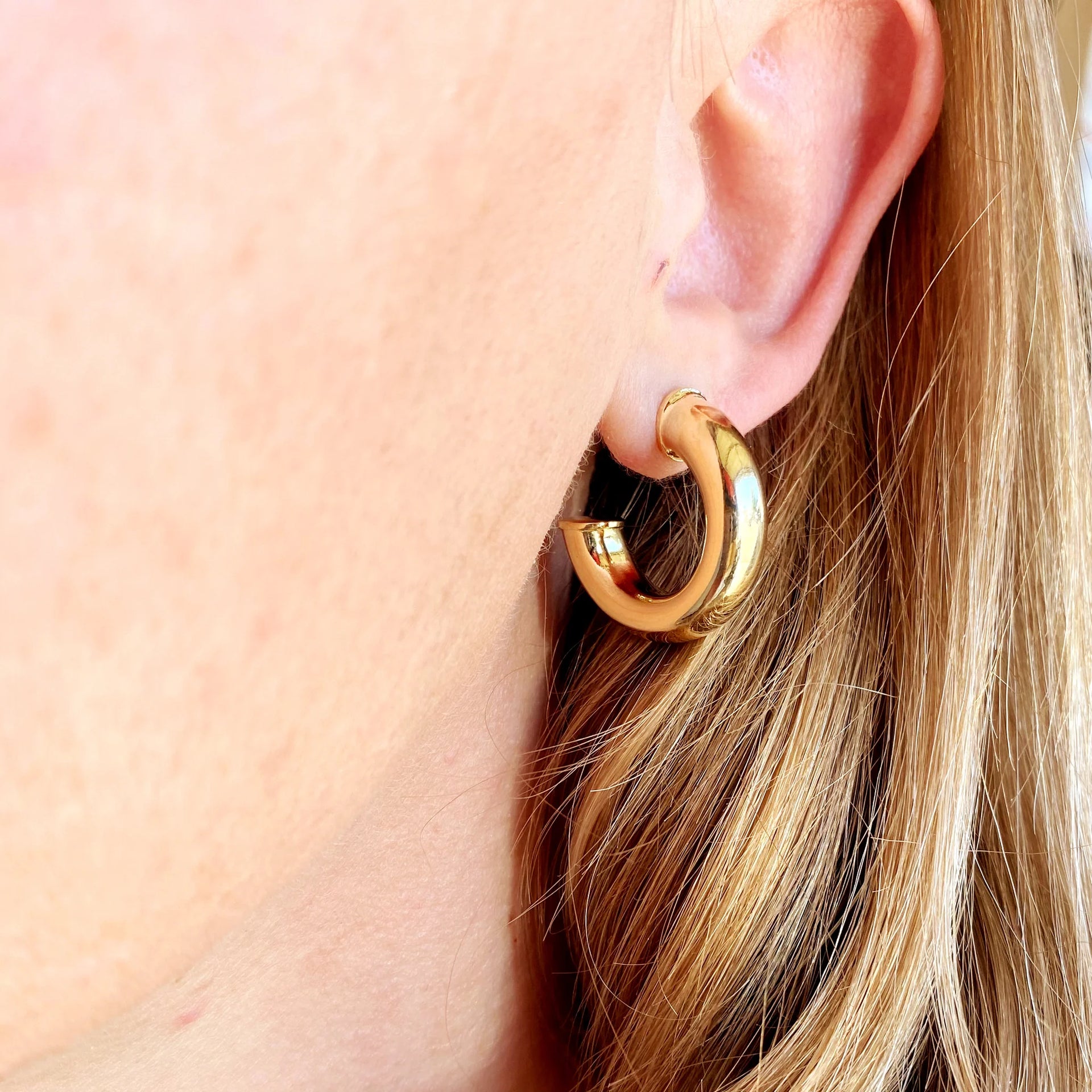 Model View 18k Gold Fill 25mm Chubby Hoop Earrings