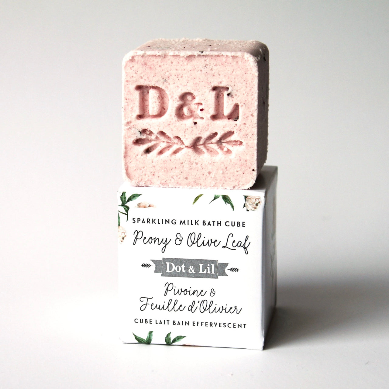 Pink bath cube with packaging