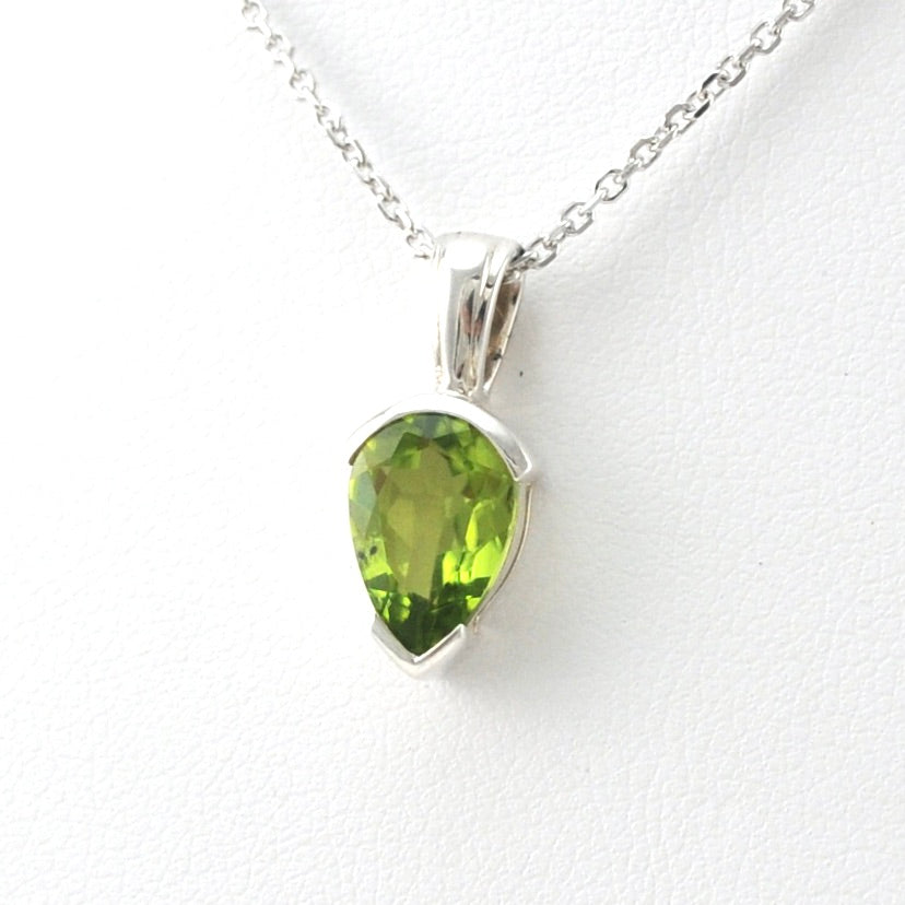 Side View Silver Peridot 7x9mm Pear Necklace