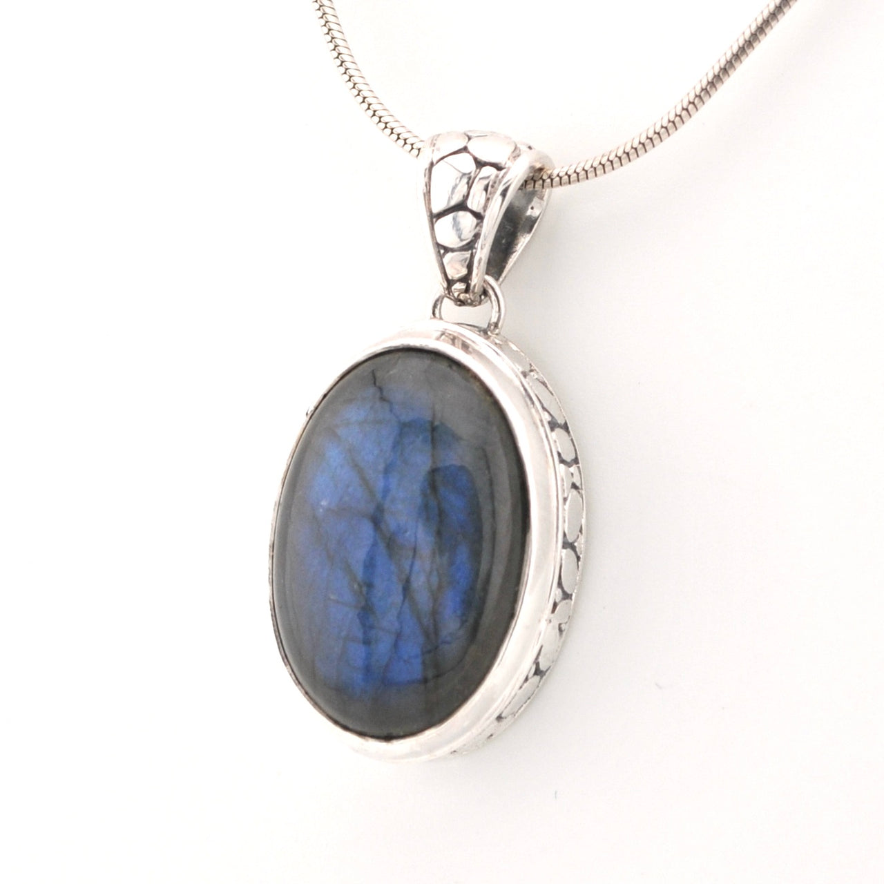 Side View Labradorite 14x20mm Oval Bali Pendant