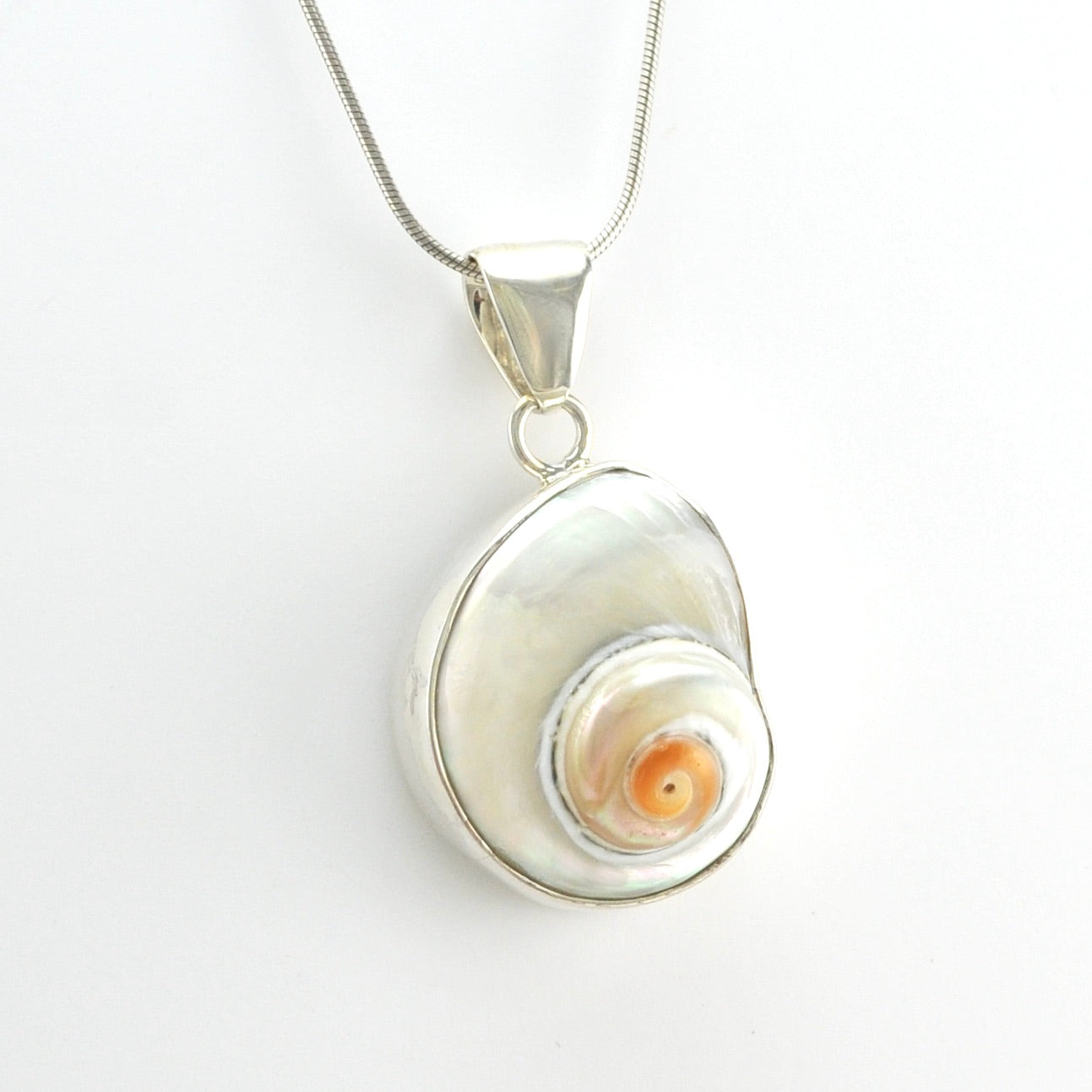 Side View Silver Cinnerus Shell Pendant