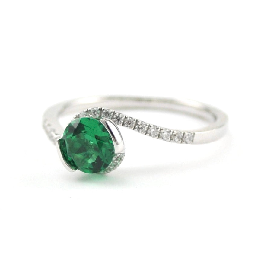 Side View Silver Created Emerald .8ct CZ Swirl Ring