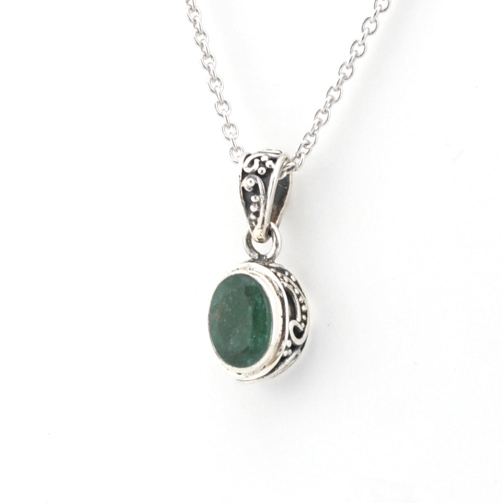 Side View Silver Emerald 5x7mm Oval Bali Necklace