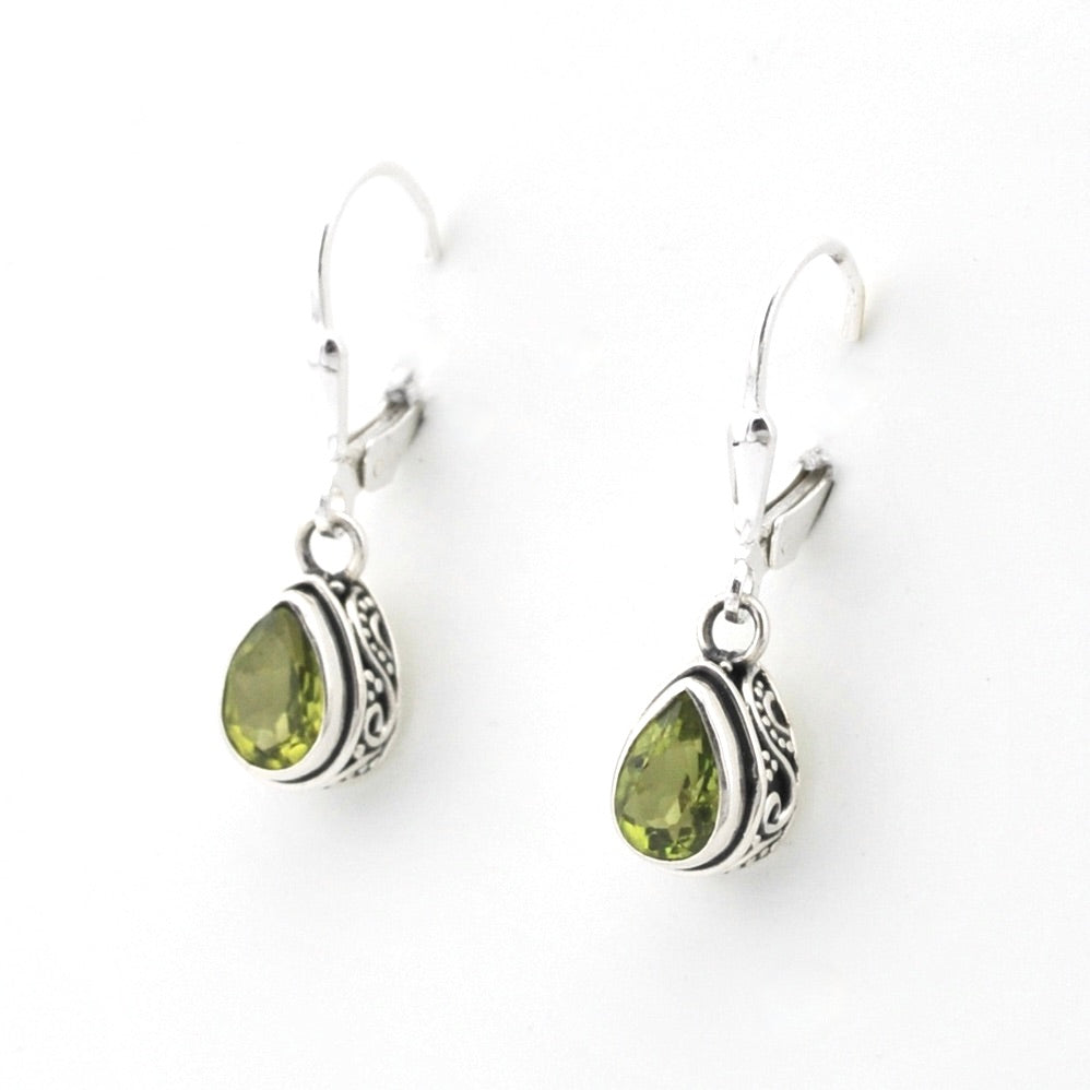 Side View Silver Peridot 5x7mm Tear Bali Earrings