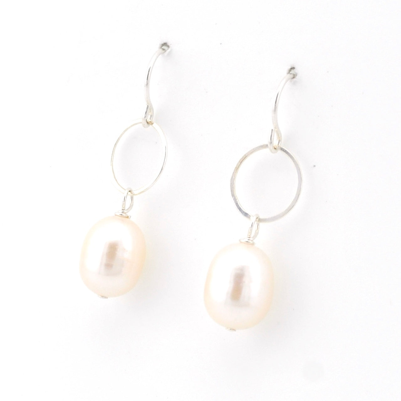 Side View Silver Round Link White Pearl Earrings