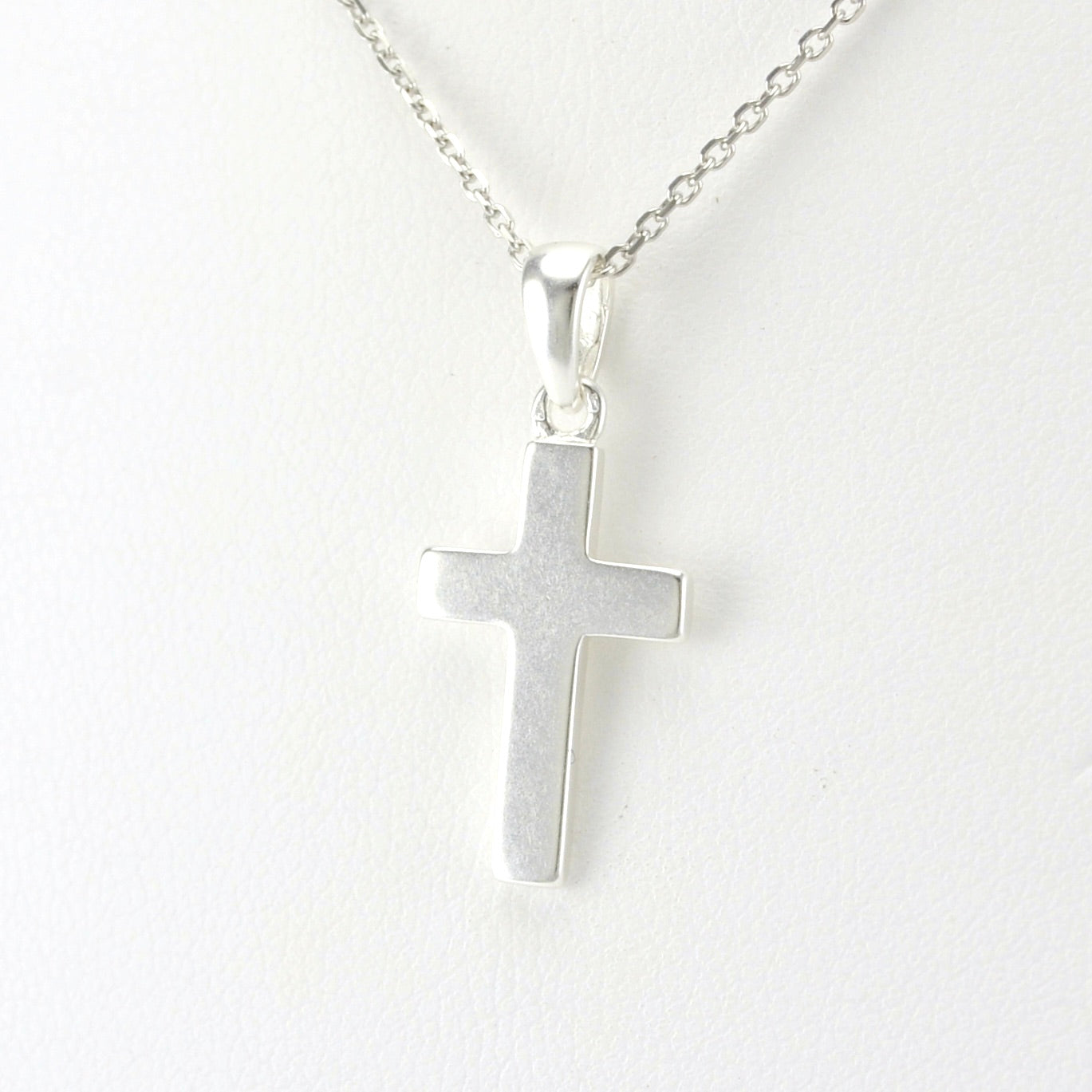 Plain cross store necklace