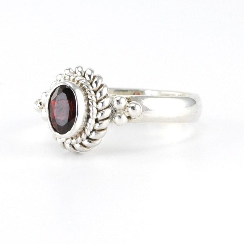 Side View Sterling Silver Garnet 4x6mm Oval Ring