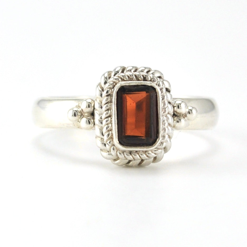 Sterling Silver Garnet 4x6mm Rectangle Ring