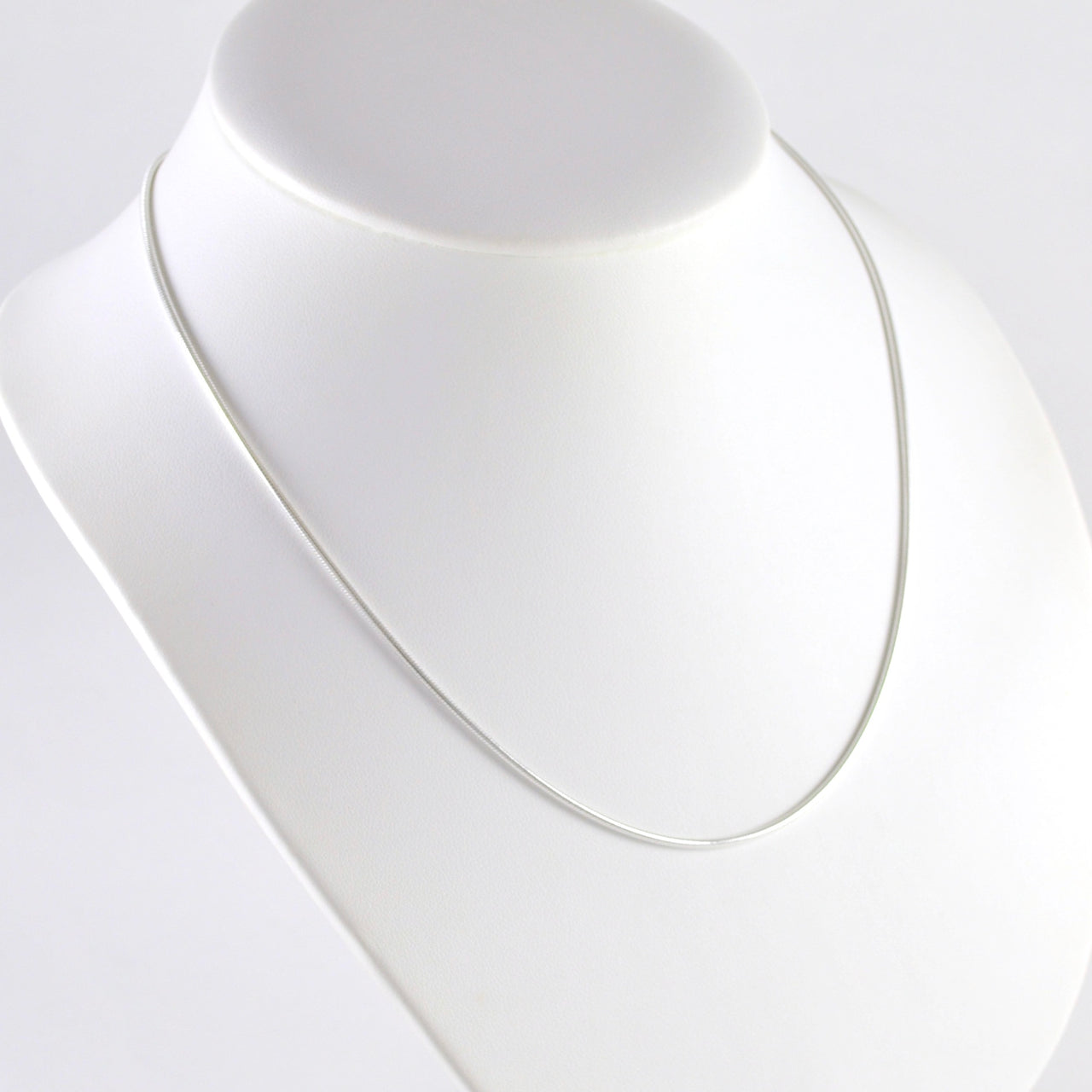 Side View Sterling Silver 18 Inch Snake 040 Chain