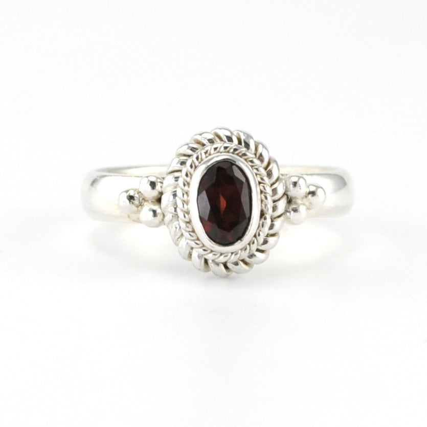 Sterling Silver Garnet 4x6mm Oval Ring
