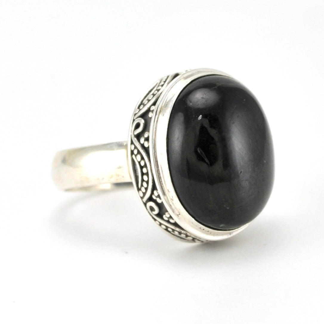 Side View Sterling Silver Black Star Diopside 13x20mm Oval Bali Ring