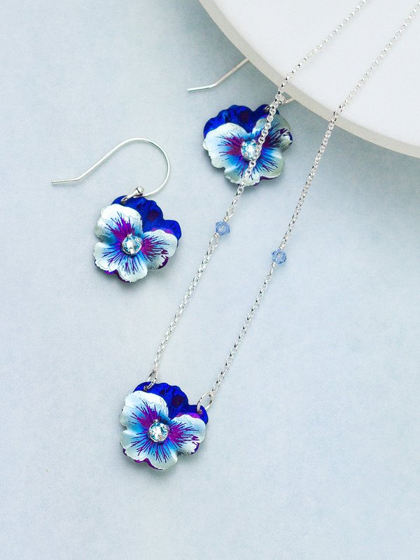 Alt View Bonnie Blue Garden Pansy Drop Earrings