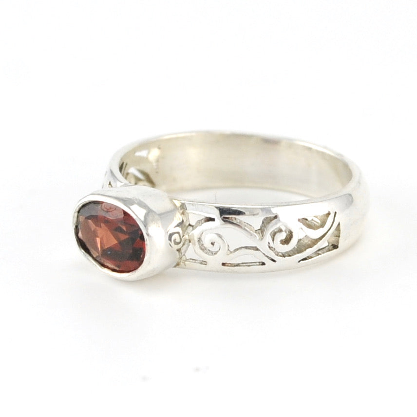 Alt View Silver Garnet Scroll Side Band