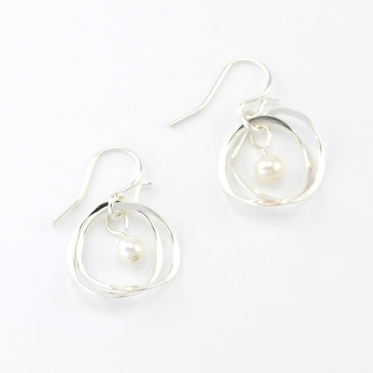 Alt View Silver Double Circle Pearl Earrings