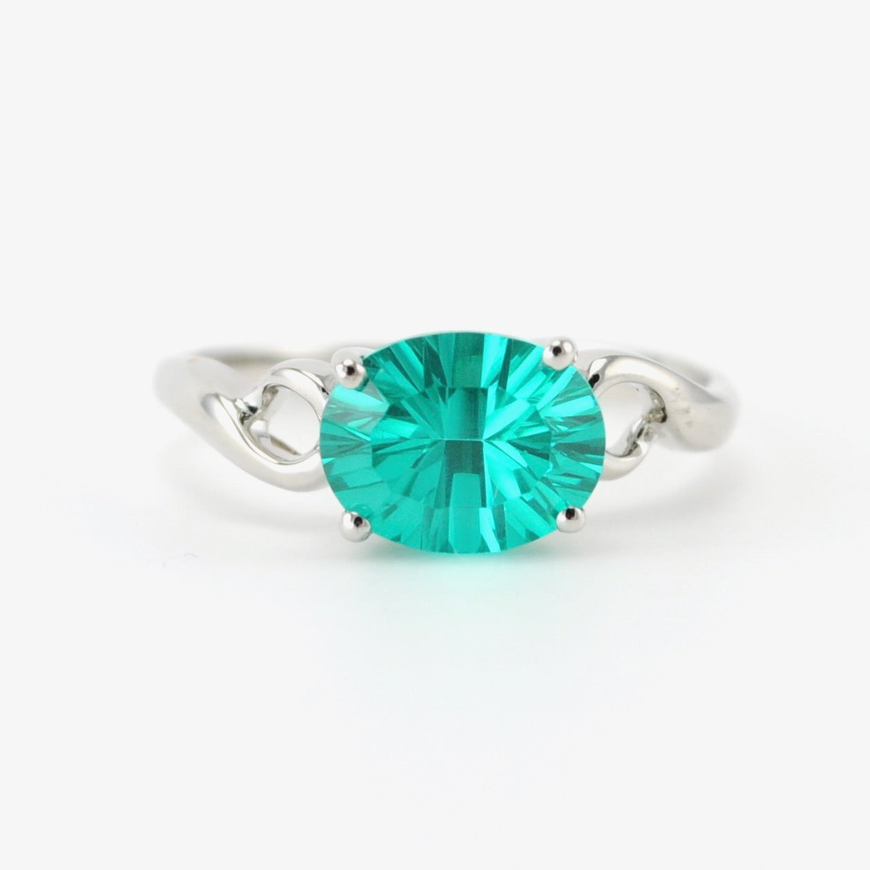 Sterling Silver Parieba Corundum 2.9ct Oval Ring