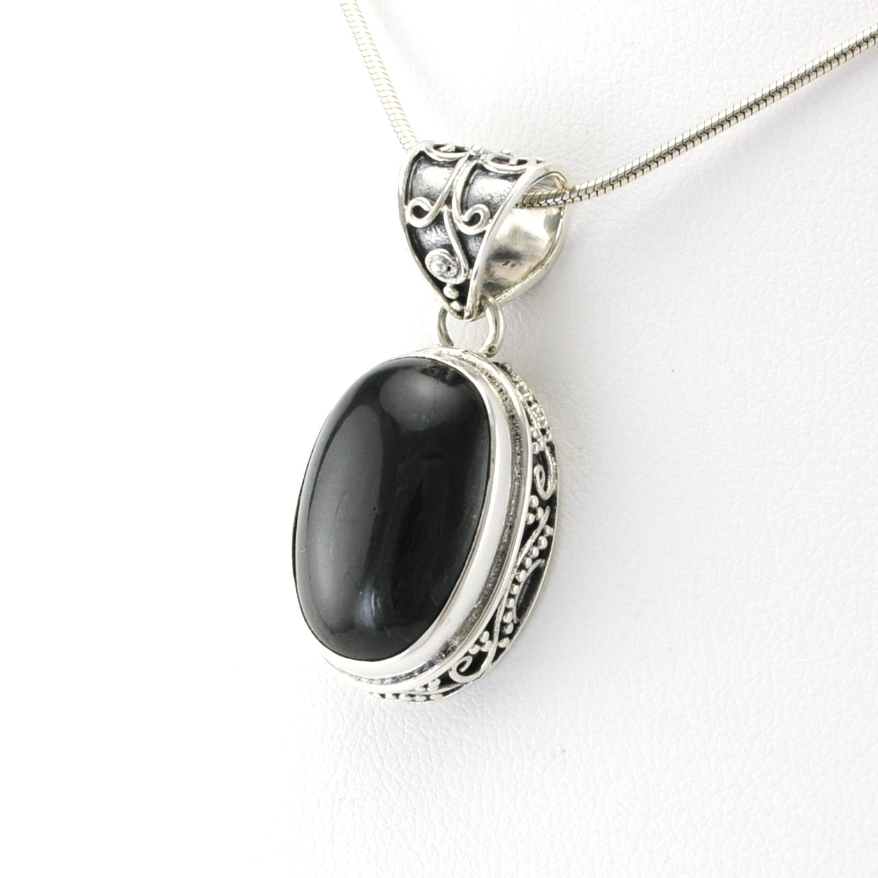 Silver Black Star Diopside 12x18mm Oval Pendant