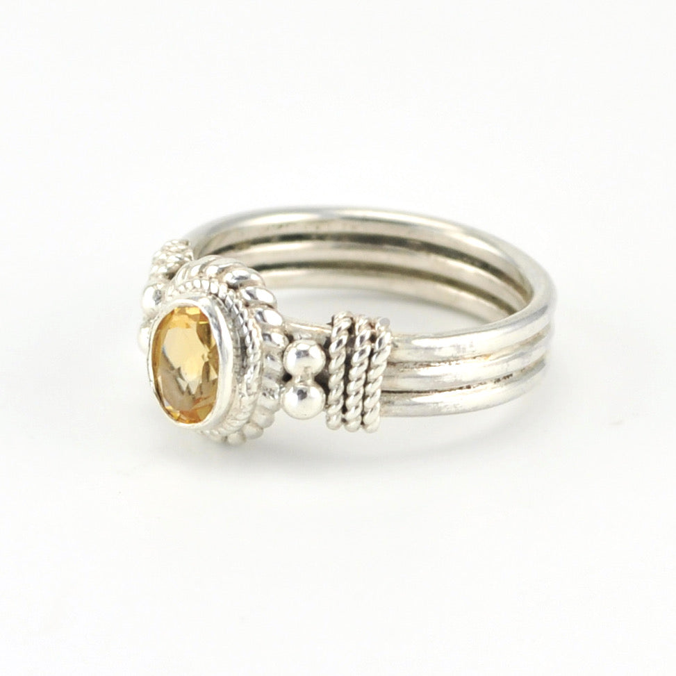 Side View Silver Citrine 4x6mm Oval Ring