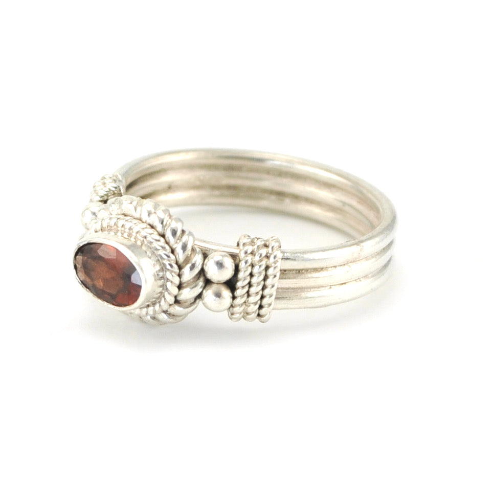 Side View Silver Garnet 4x6mm Oval Ring