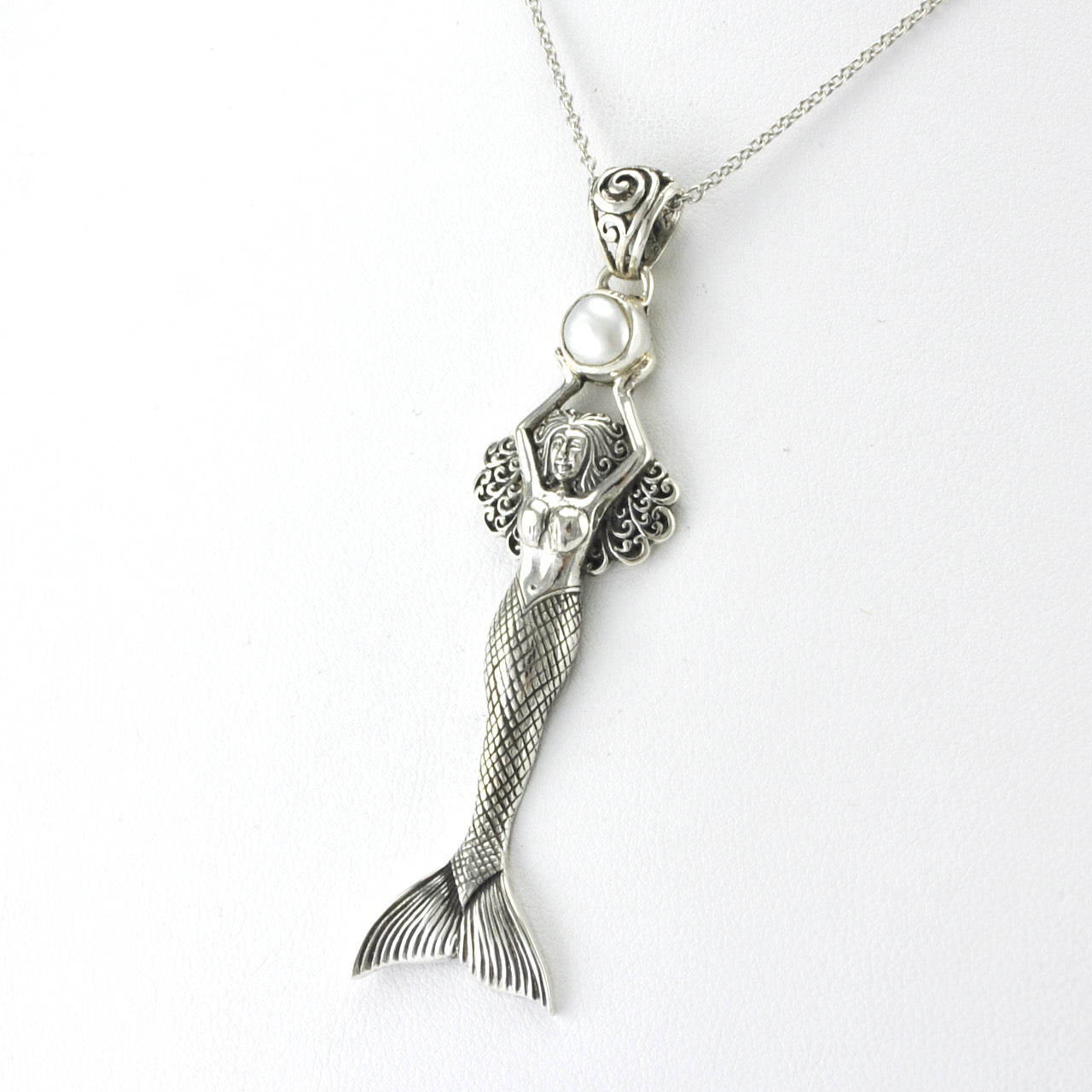 Side View Silver Pearl Mermaid Necklace