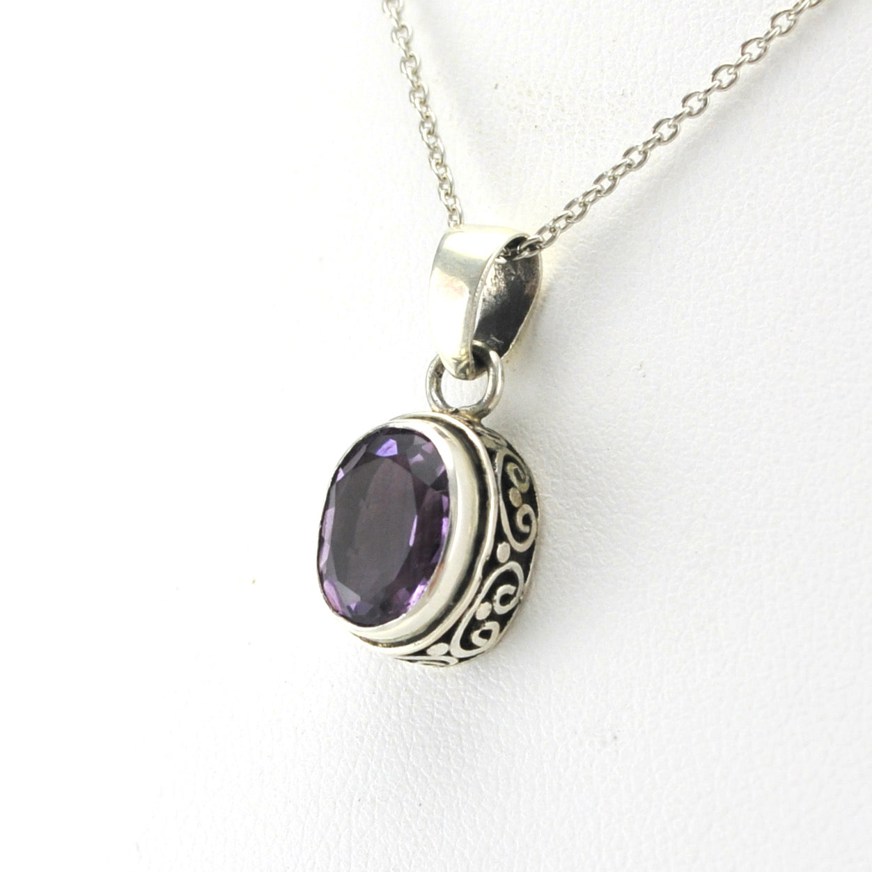 Side View Silver Amethyst Oval Bali Necklace