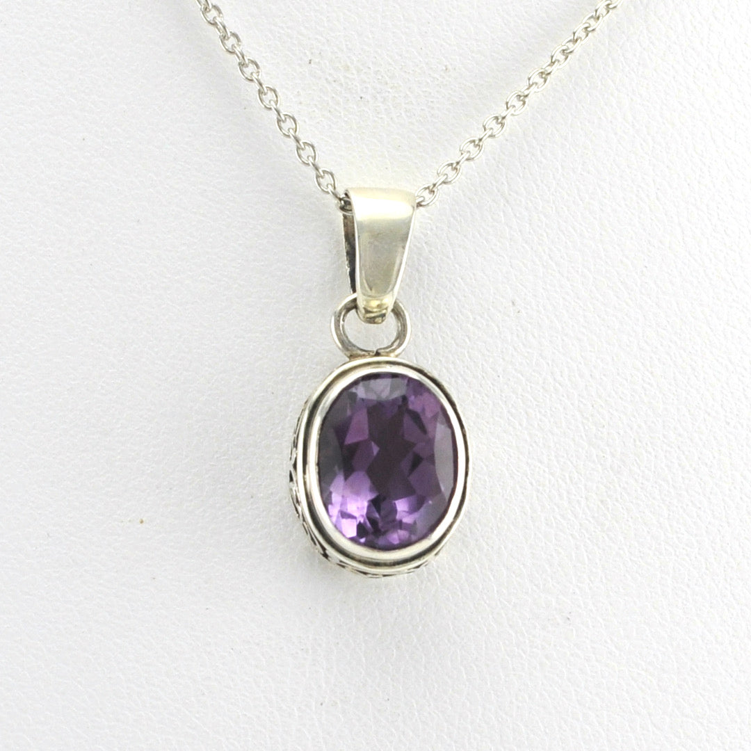 Alt View Silver Amethyst Oval Bali Necklace