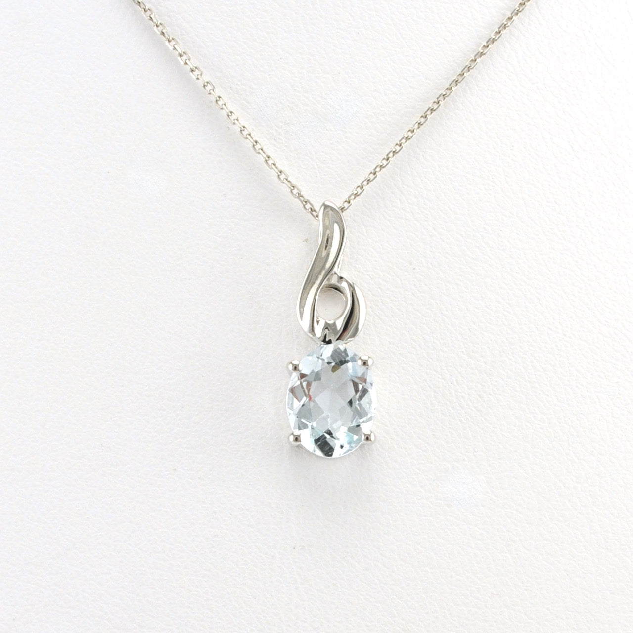 Alt View Sterling Silver Aquamarine 1.5ct Oval Necklace
