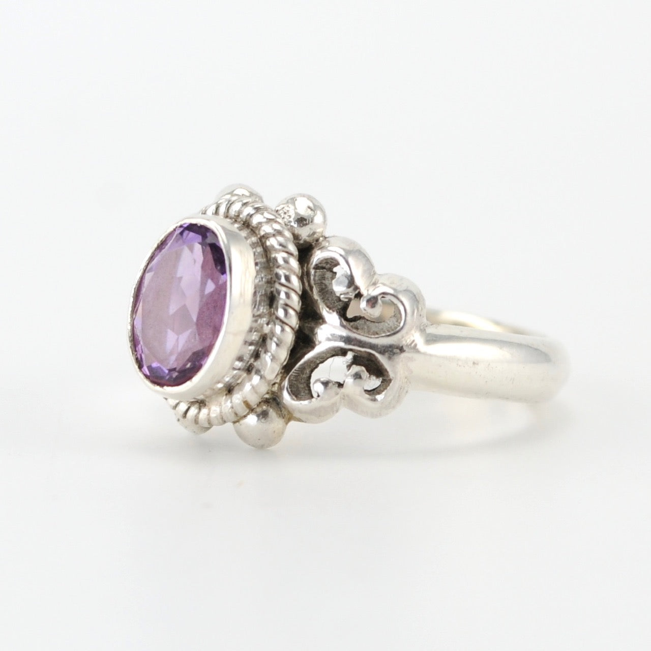 Side View Silver Amethyst Oval Ring